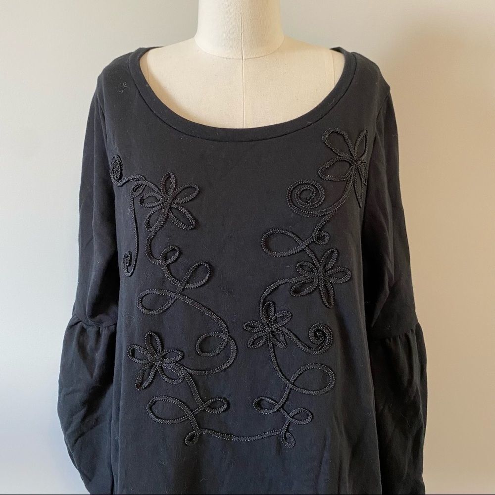 Love & Legend Black Crew Neck Sweatshirt 1X Black Floral Applique - Picture 2 of 11